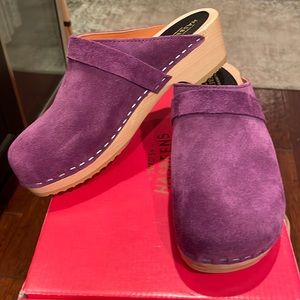 Swedish Hasbeens clogs. Never been worn.